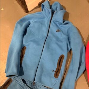 Men’s used Nike tech